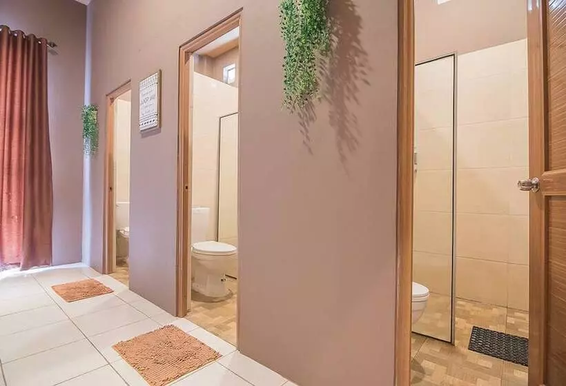 Reddoorz Hostel @ Grand Pangandaran