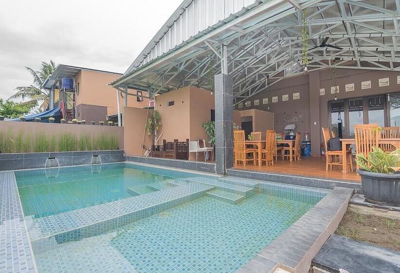 Reddoorz Hostel @ Grand Pangandaran