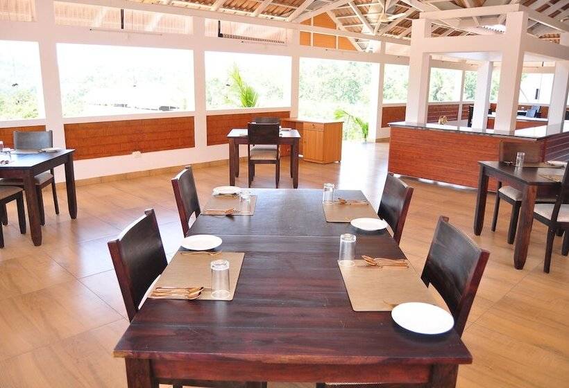 منتجع Indimasi  Ayurveda & Healing Village