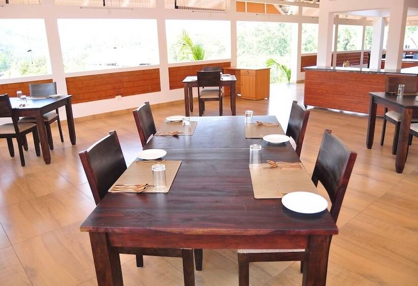 منتجع Indimasi  Ayurveda & Healing Village