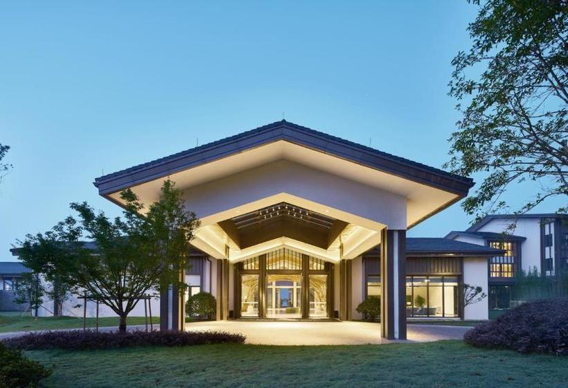 בית מלון כפרי Club Med Joyview Resort