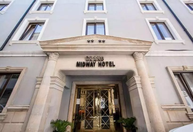 هتل Grand Midway