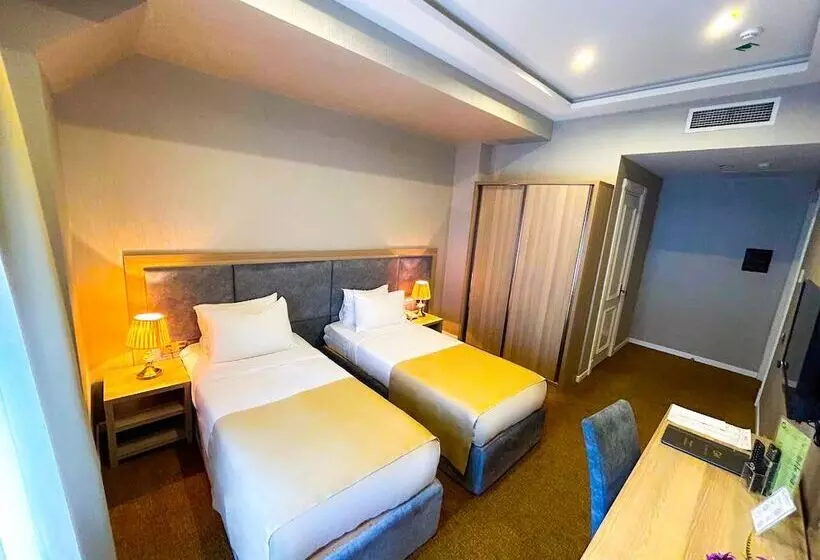 هتل Grand Midway