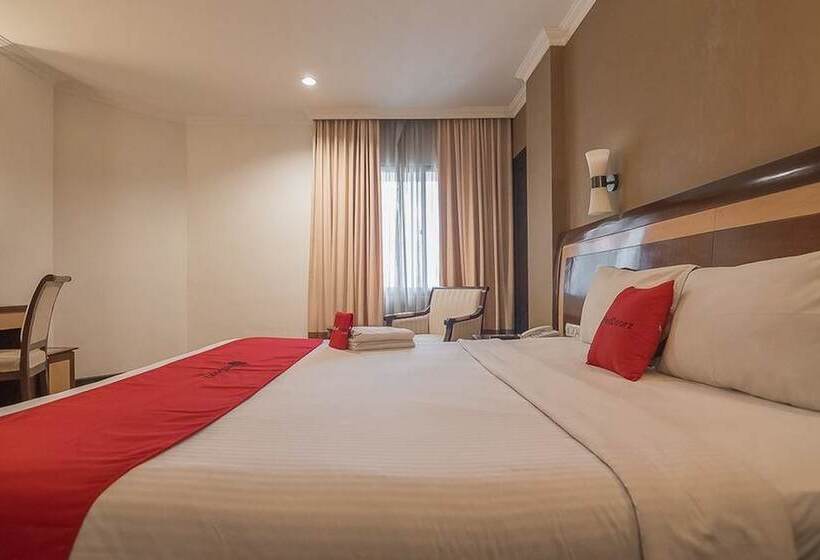 בית מלון כפרי Reddoorz Premium Syariah @ Semarang City Center