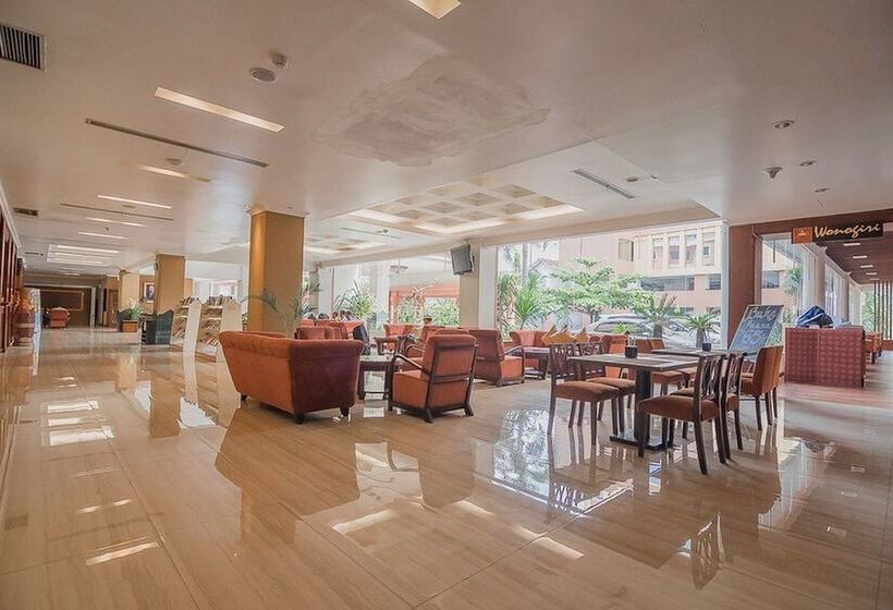 בית מלון כפרי Reddoorz Premium Syariah @ Semarang City Center