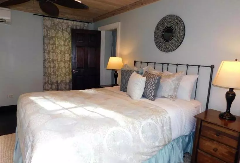 هتل Sapodilla House