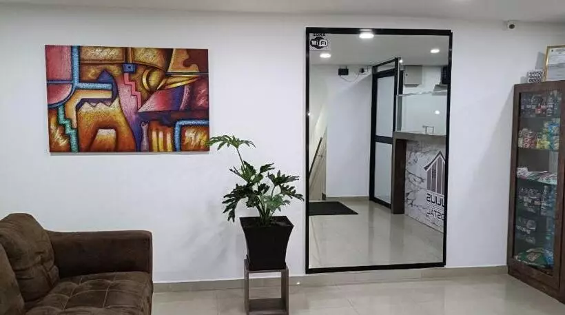 Majatalo Julius Hostal, Desde Las 14 Horas Hasta 12 Del Mediodía