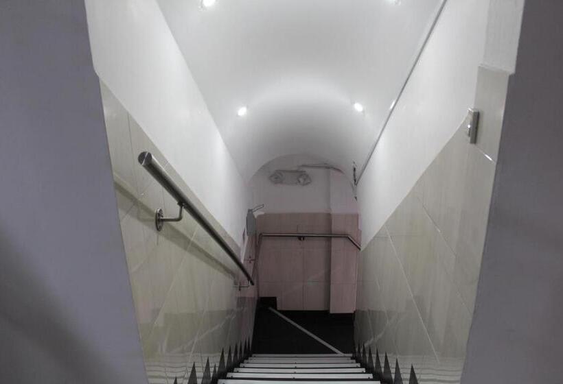 Panzió Julius Hostal, Desde Las 14 Horas Hasta 12 Del Mediodía