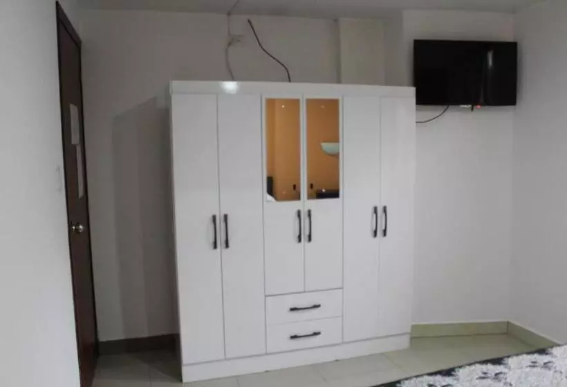 Majatalo Julius Hostal, Desde Las 14 Horas Hasta 12 Del Mediodía