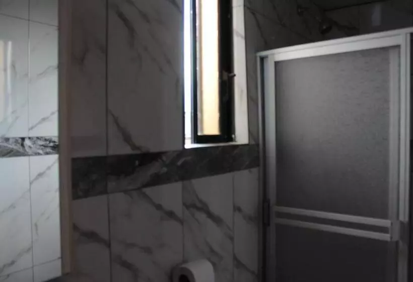 Majatalo Julius Hostal, Desde Las 14 Horas Hasta 12 Del Mediodía