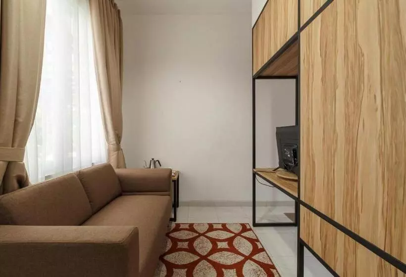 Majatalo Reddoorz Plus Near Exit Toll Puncak 2