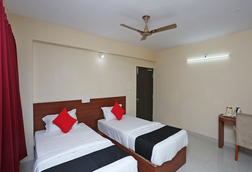 Hotel Capital O 37885 Ekamra Inn