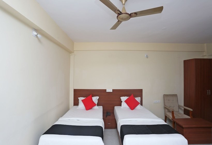 Hotel Capital O 37885 Ekamra Inn