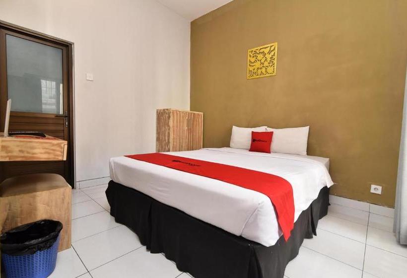 Отель Reddoorz @ Jalan Hayam Wuruk Denpasar