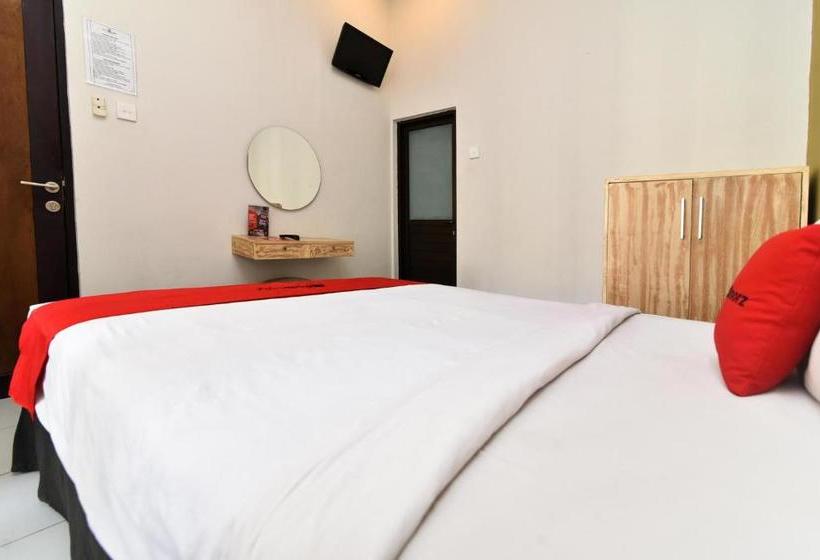 Отель Reddoorz @ Jalan Hayam Wuruk Denpasar