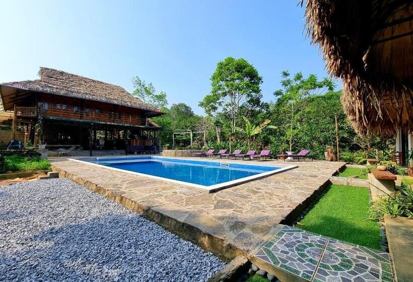 هاستل Nomadders Ha Giang