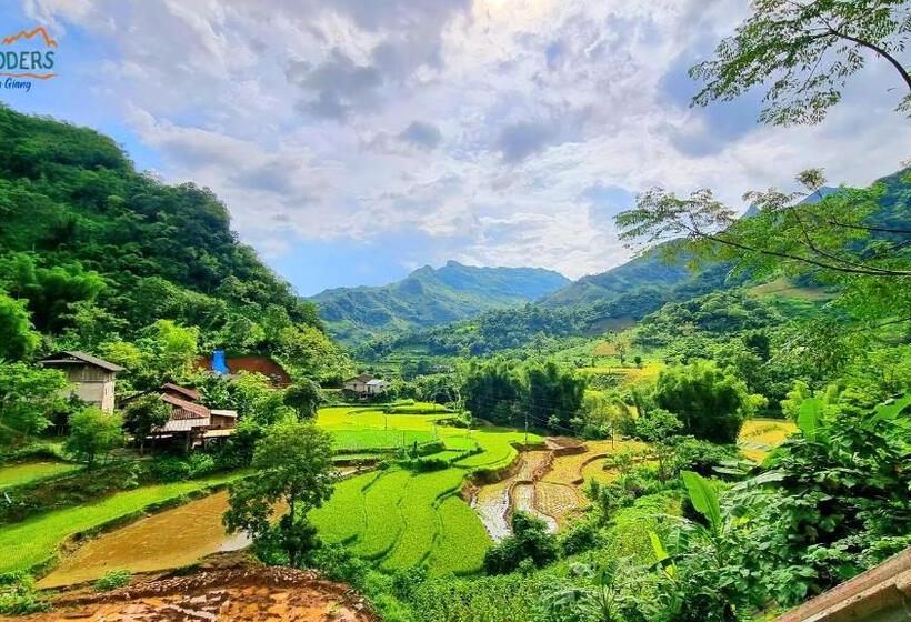 هاستل Nomadders Ha Giang