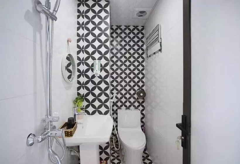 تختخواب و صبحانه Almor Hostel With Pool In Right Center