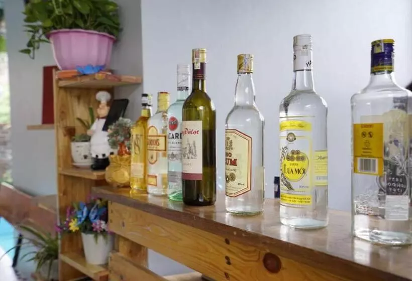 تختخواب و صبحانه Almor Hostel With Pool In Right Center