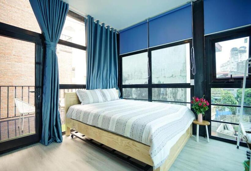 تختخواب و صبحانه Almor Hostel With Pool In Right Center