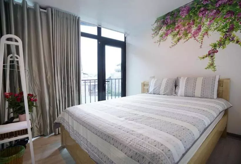 تختخواب و صبحانه Almor Hostel With Pool In Right Center