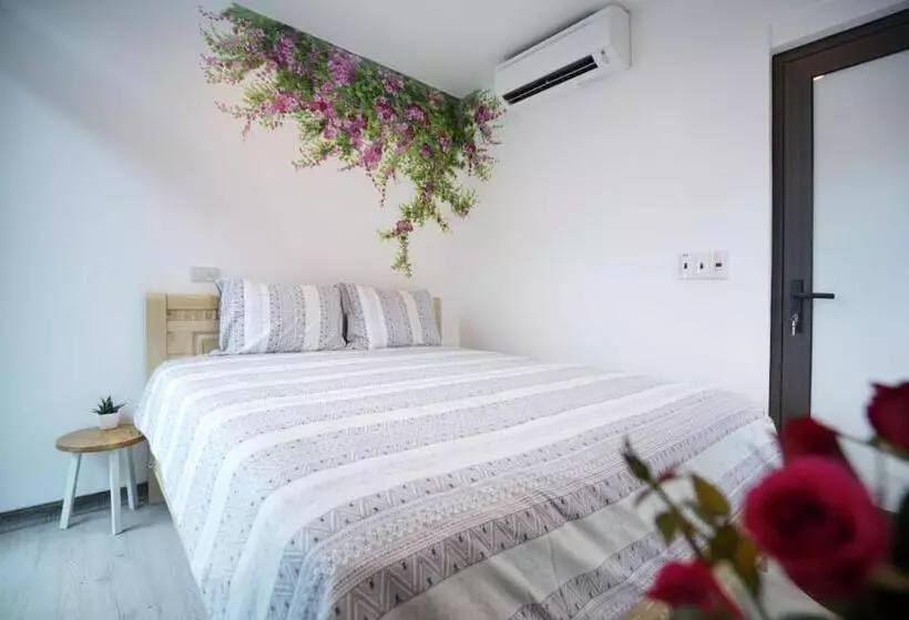 تختخواب و صبحانه Almor Hostel With Pool In Right Center