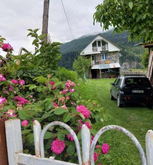 پانسیون Bombora