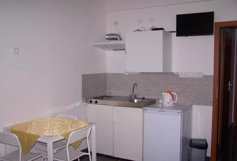 ユースホステル Mitrans