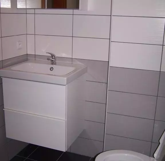 ユースホステル Mitrans