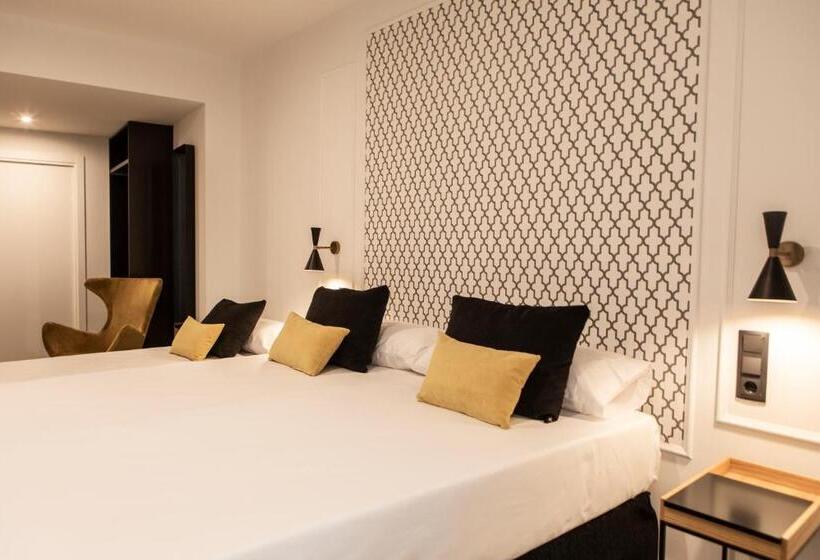 بنسيون Blanq Comedias