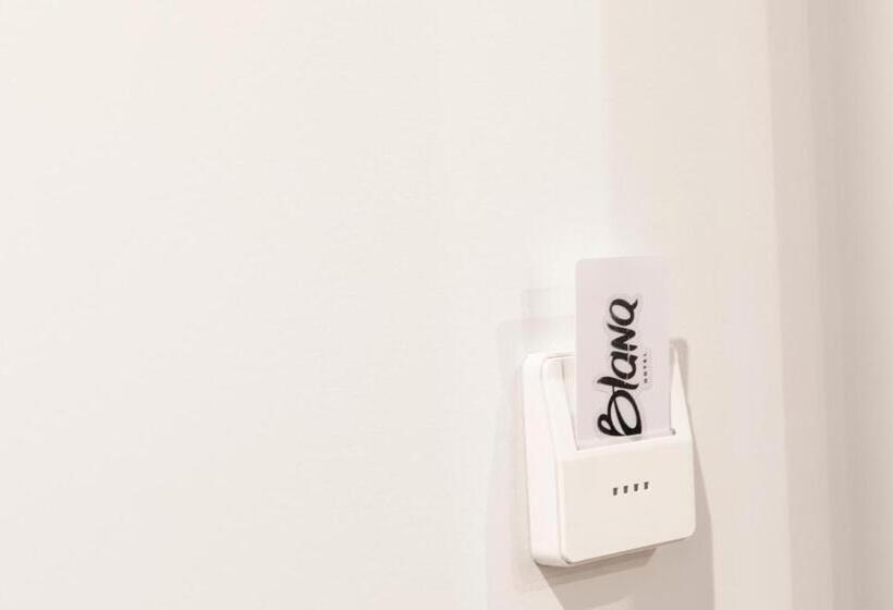 بنسيون Blanq Comedias