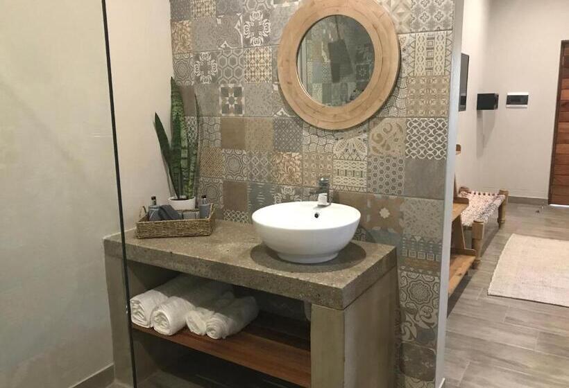 פנסיון Lowveld Living Guesthouse