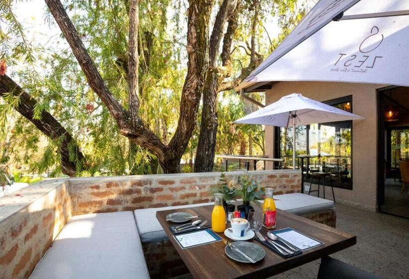 פנסיון Lowveld Living Guesthouse