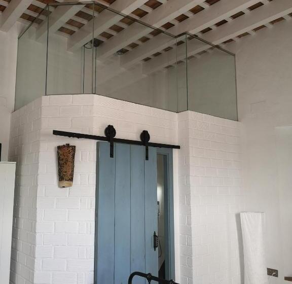 민박 La Bendita Locura