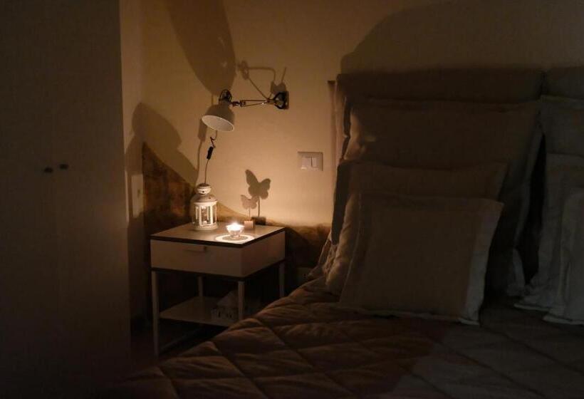 تختخواب و صبحانه Nicole House