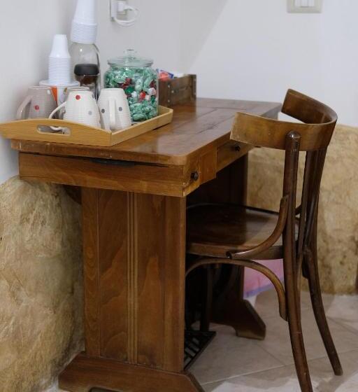 تختخواب و صبحانه Nicole House