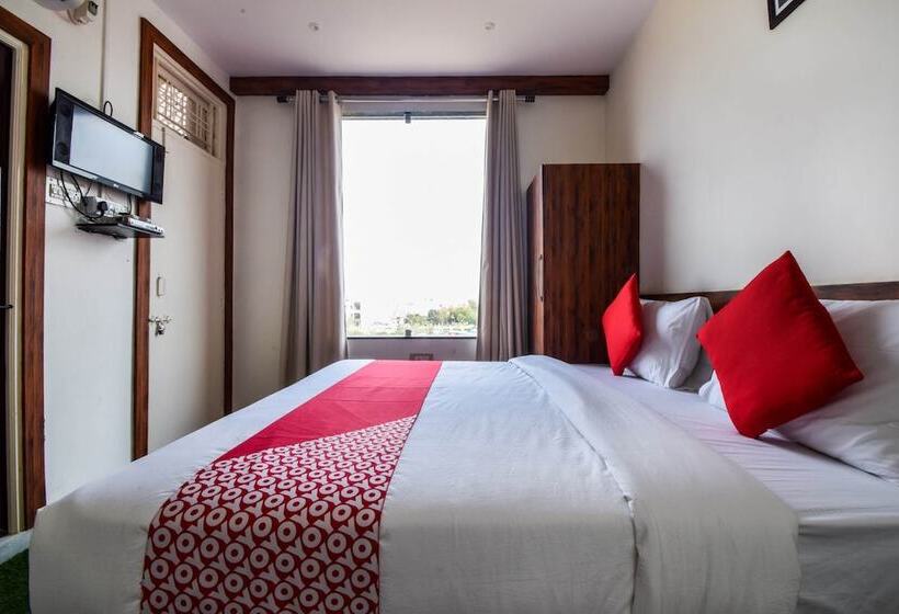 Hotel O Kanchan Residency