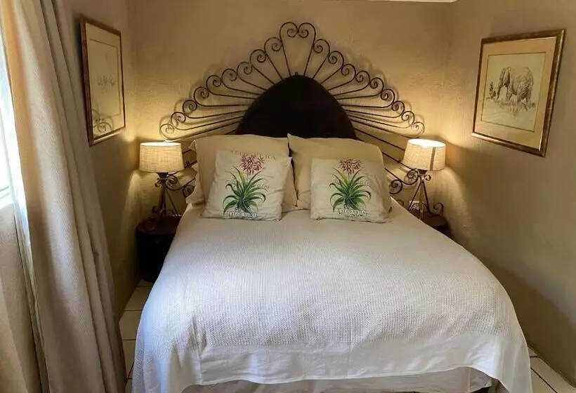 Majatalo Bohemian Garden Cottages