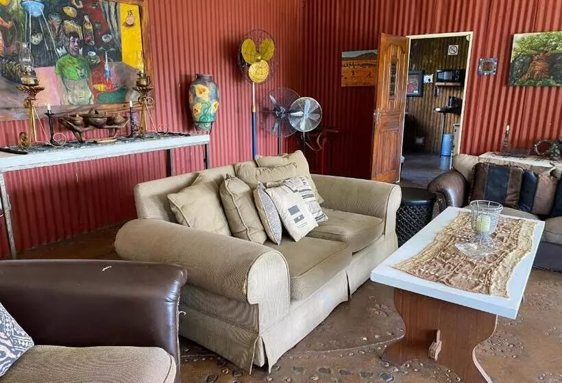 Majatalo Bohemian Garden Cottages