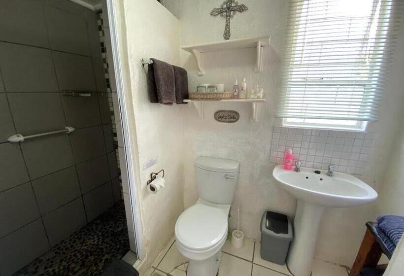 Пансион Bohemian Garden Cottages