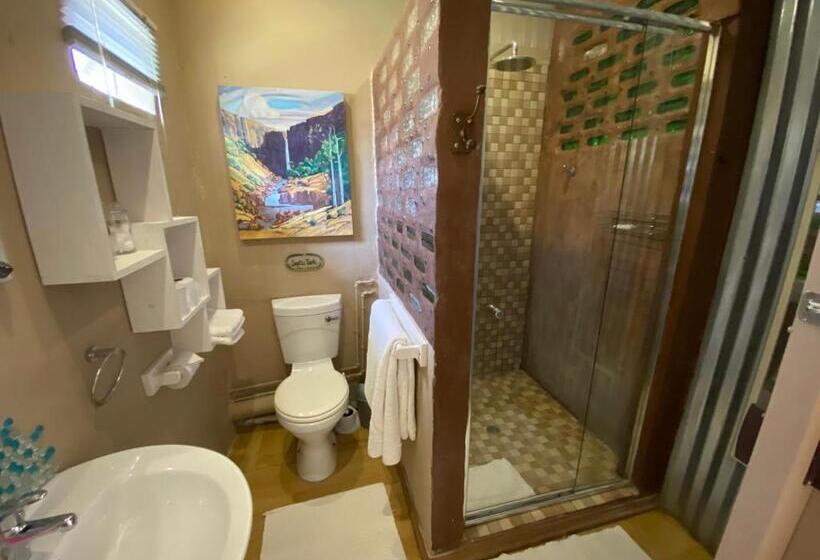 Пансион Bohemian Garden Cottages