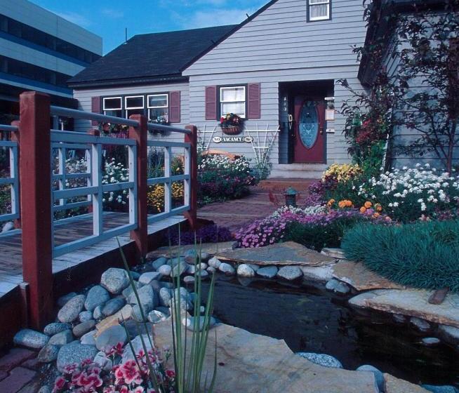 مبيت وإفطار Copper Whale Inn