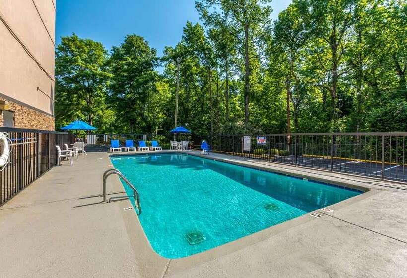 Отель Comfort Inn Charlotte Airport Uptown