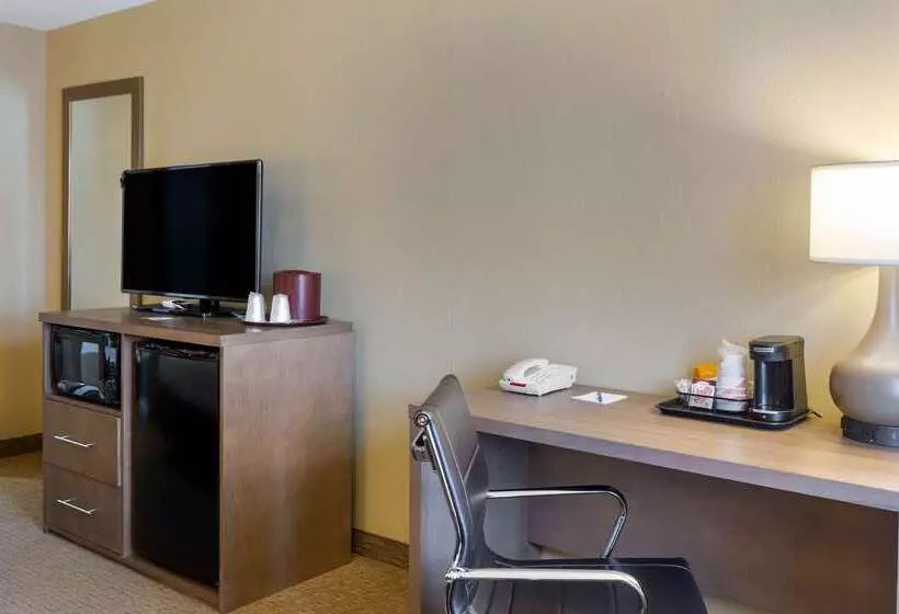 فندق Comfort Inn Marshall Station