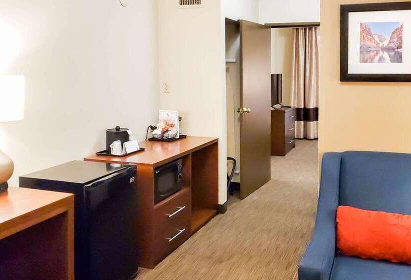 בית מלון כפרי Comfort Inn & Suites Tempe Phoenix Sky Harbor Airport