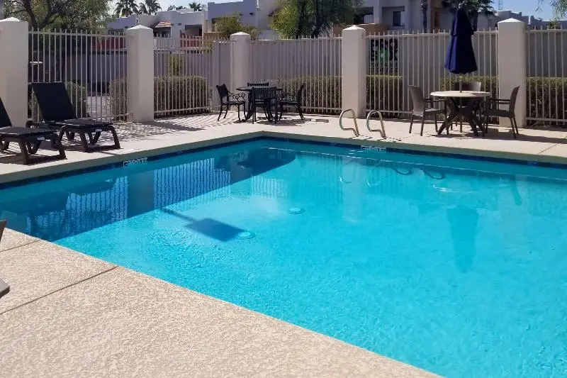 Hotelli Comfort Inn & Suites Tempe Phoenix Sky Harbor Airport