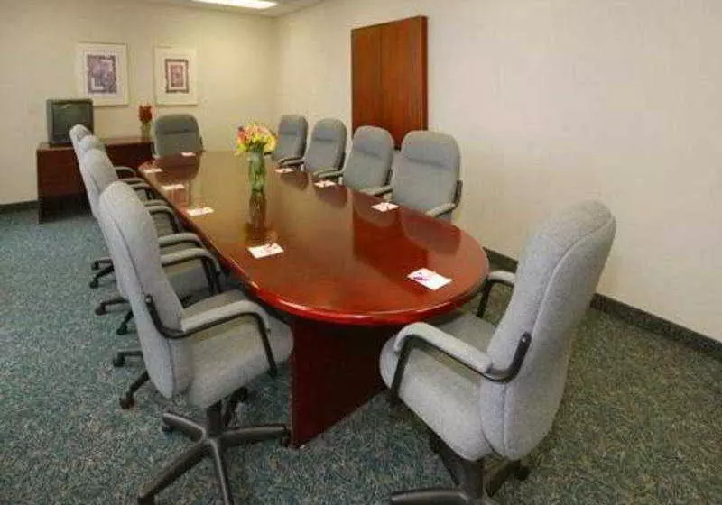 호텔 Comfort Suites Airport Columbus