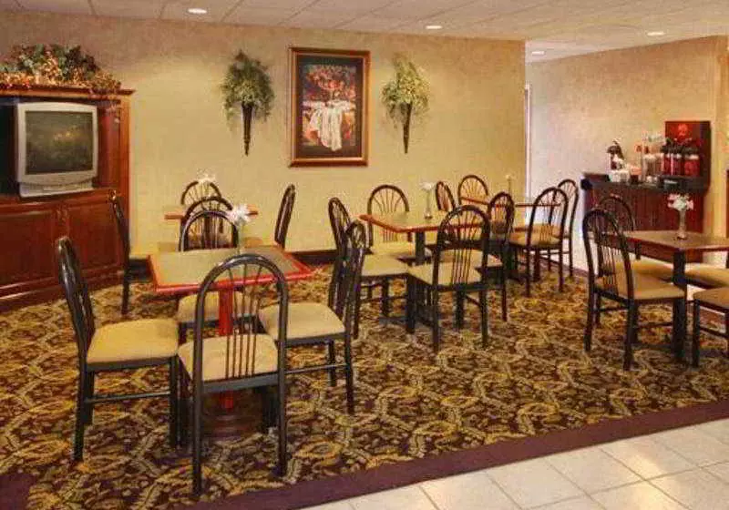 호텔 Comfort Suites Airport Columbus