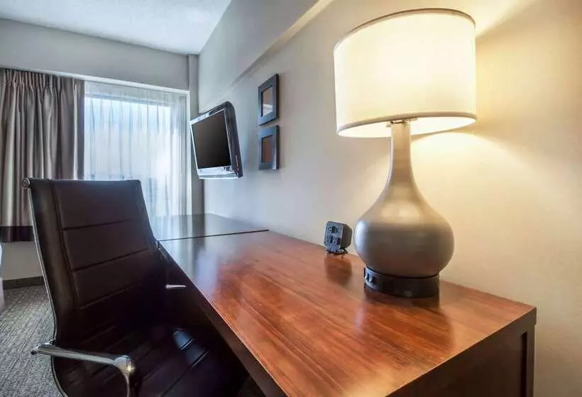 ホテル Comfort Suites At Woodbridge