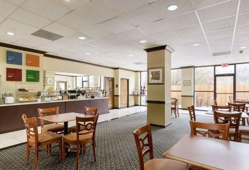 Hotelli Comfort Suites Bush Intercontinental Airport